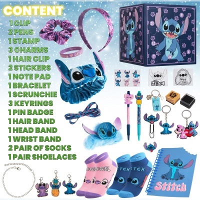 Conjunto de artigos da personagem Stitch com várias peças coloridas azuis e rosas e texto em inglês