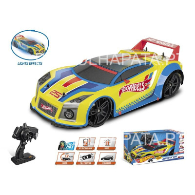 Carro de corrida RC Hot Wheels amarelo com azul e vermelho e controlo remoto preto