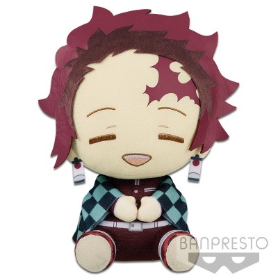Boneco de peluche Banpresto personagem com capa quadriculada e cabelo vermelho