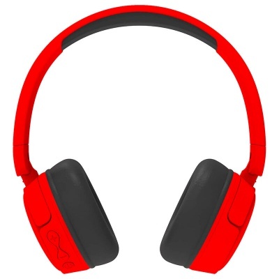 Auscultadores vermelhos e pretos sobre fundo branco