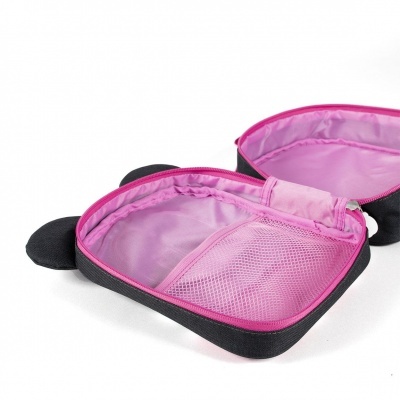 Estojo aberto rosa com orelhas pretas em fundo branco