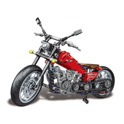 Modelo de mota vermelha de peças de construção com assento castanho e detalhes prateados