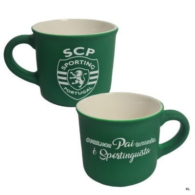 Duas canecas verdes com logo SCP e frase em branco