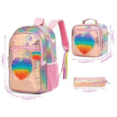 Conjunto escolar rosa holográfico com coração multicolorido pop it e textura em bolinhas