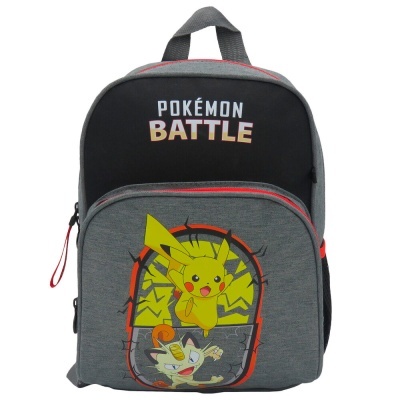 Mochila cinzenta com imagens de Pikachu e Meowth e frase Pokémon Battle