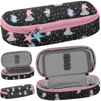 Estojo escolar oval preto com padrão de unicórnios e fecho rosa com estrelas