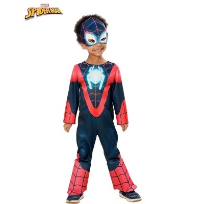 Criança vestida com fato de Homem-Aranha azul e vermelho com máscara
