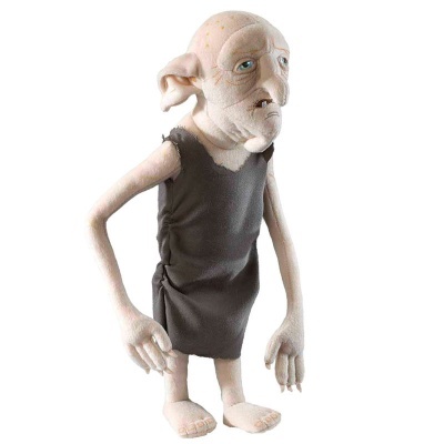 Boneco de criatura fictícia em tecido com túnica cinza escuro