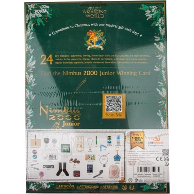 Caixa verde de calendário de advento Wizarding World com itens variados e texto em inglês.