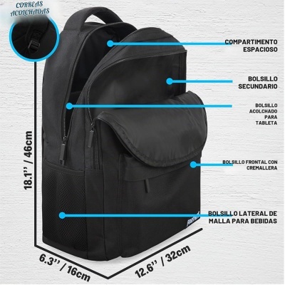 Mochila preta com vários bolsos e correas acolchadas
