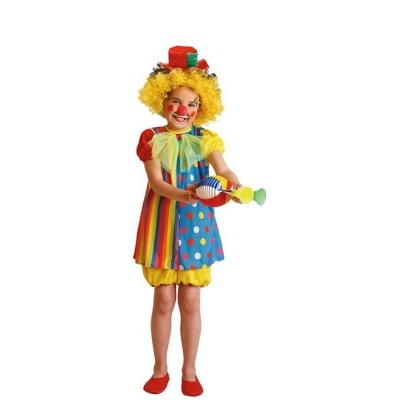Criança com fato de palhaço colorido e peruca amarela segurando trompete