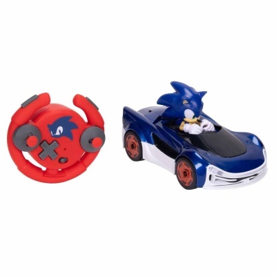 Carro de brincar azul com personagem Sonic ao volante e comando remoto vermelho