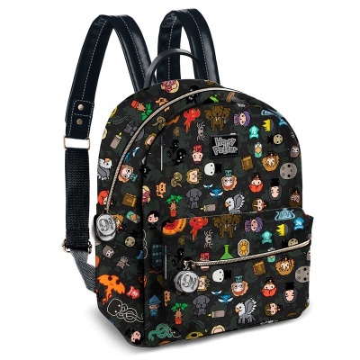 Mochila pequena preta com padrão colorido de personagens animados