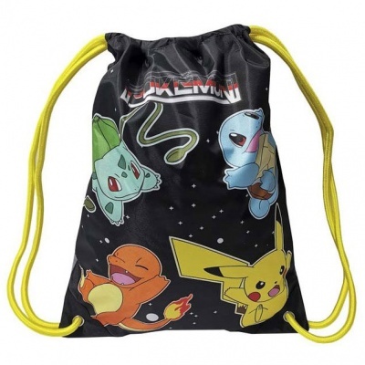 Mochila saco preta com personagens Pokémon e alças amarelas