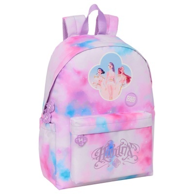 Mochila tie-dye rosa, azul e lilás com imagem de três personagens femininas e texto KPOP DEMON HUNTERS.