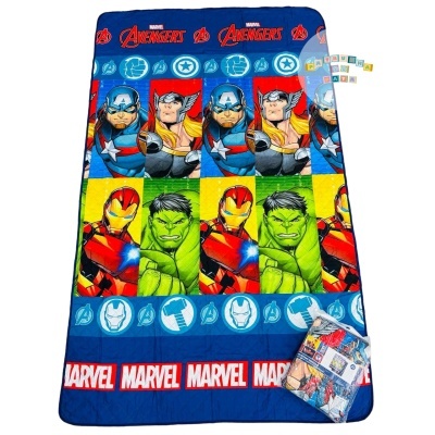 Manta infantil Marvel Avengers colorida com personagens Capitão América, Thor, Homem de Ferro e Hulk