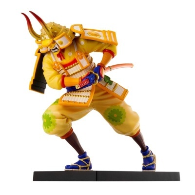 Estátua de samurai amarelo com armadura tradicional e capacete com chifres