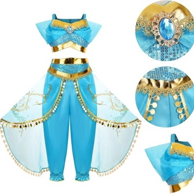 fantasia azul e dourada com top e calças folgadas com detalhes dourados