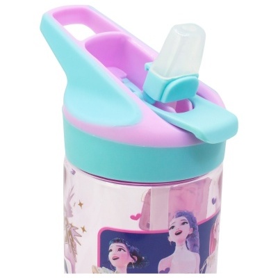 Garrafa infantil colorida com tampa azul e rosa e personagens animadas