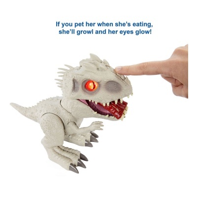 Brinquedo dinossauro cinzento claro com olhos vermelhos brilhantes e garras