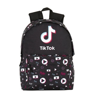 Mochila preta com padrão de ícones de play e logo TikTok