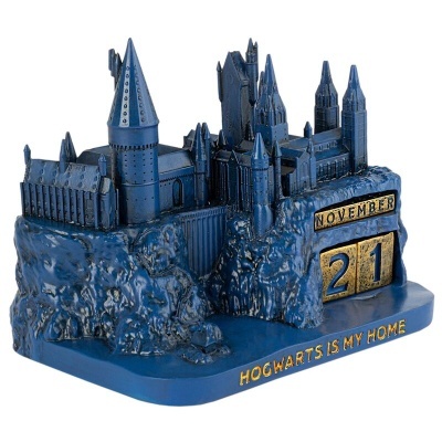 Calendário permanente 3D da escola Hogwarts em azul escuro com blocos móveis de data