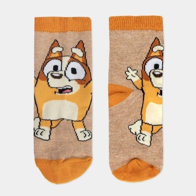 Meias castanho claro e laranja com desenho de cão animado