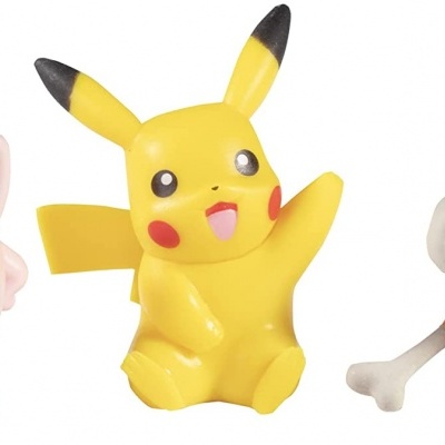 Três figuras de ação de personagens Pokémon Jigglypuff, Pikachu e Cubone