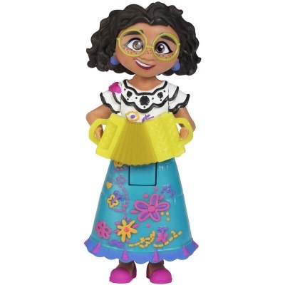 Boneca com acordeão e saia azul florescida