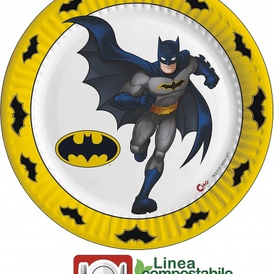 Prato descartável amarelo e branco com imagem do Batman e morcegos pretos na borda.