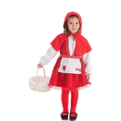 Menina vestida de Capuchinho Vermelho com capa vermelha e cesta branca