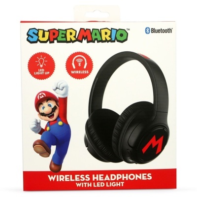 Auriculares wireless Super Mario pretos com logótipo vermelho num fundo branco e vermelho.
