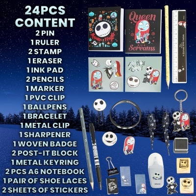 Conjunto escolar com 24 peças do filme The Nightmare Before Christmas com vários acessórios em fundo azul escuro