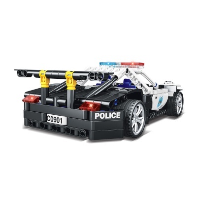 Carro de polícia em miniatura feito de blocos de construção preto e branco com luzes vermelhas e azuis e placa C0901