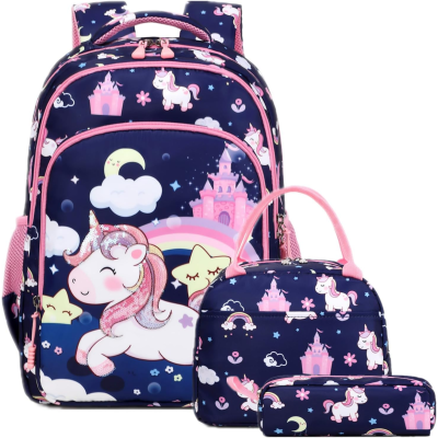 Conjunto de mochila, saco térmico e estojo com padrão de unicórnios e castelos em azul escuro e rosa