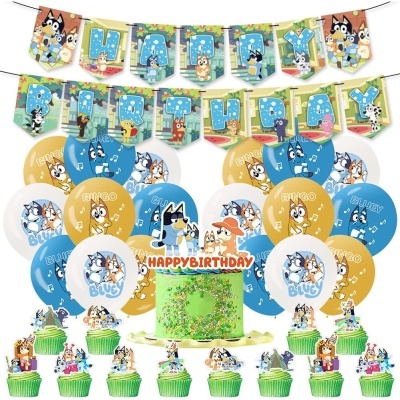 Conjunto de festa de aniversário com tema Bluey com bandeirolas, balões, bolo e cupcakes decorados.