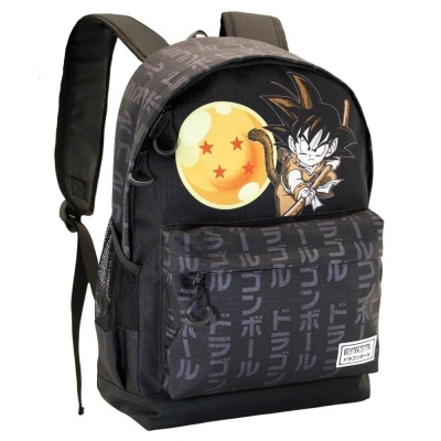Mochila preta com imagem de personagem de anime e bola das estrelas