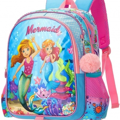 Mochila infantil azul e rosa com desenho de sereias e pompom cor-de-rosa