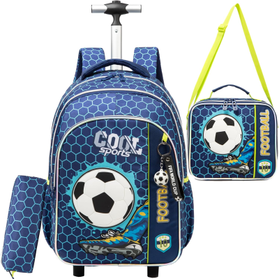 Mochila de rodinhas, lancheira e estojo com padrão azul e imagens de bola de futebol e chuteira