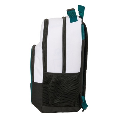 Mochila branca com detalhes pretos e verdes vista de perfil