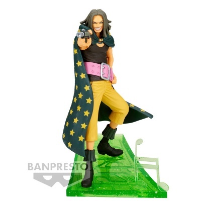 Figura de ação BANPRESTO com capa verde e estrelas amarelas