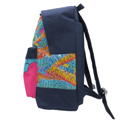 Mochila infantil azul escuro com padrão colorido e bolso rosa