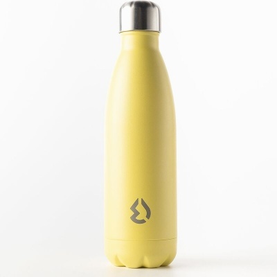 Garrafa térmica amarela com tampa metálica prateada e logótipo cinzento