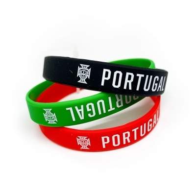 Pulseiras de silicone preto, verde e vermelho com texto PORTUGAL e símbolo cruzado branco