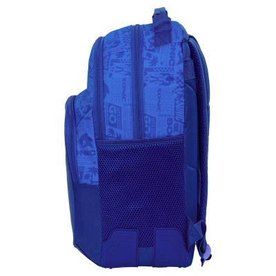 Mochila azul com padrão estampado e bolso lateral em rede vista de lado