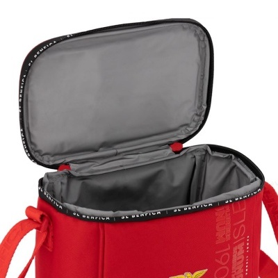 Bolsa térmica vermelha com o emblema do SL Benfica