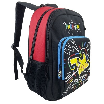 Mochila escolar preta com detalhes vermelhos e estampa colorida do Pikachu