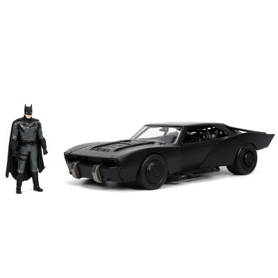 Figura de ação do Batman com carro desportivo preto
