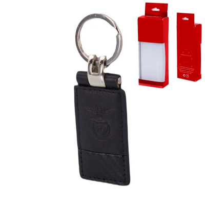 Porta-chaves de couro preto com argola metálica e embalagem vermelha e branca