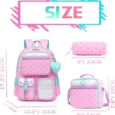 Conjunto rosa de mochila, estojo e bolsa térmica com padrão de estrelas e chaveiro em coração azul